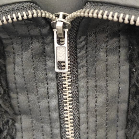 Vest - Picture 6 of 7